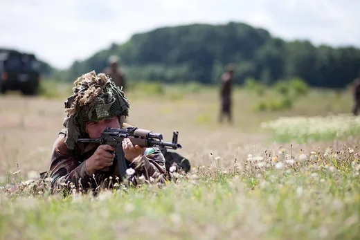 'Augusztus havi lőtérértesítő' cikk borítóképe