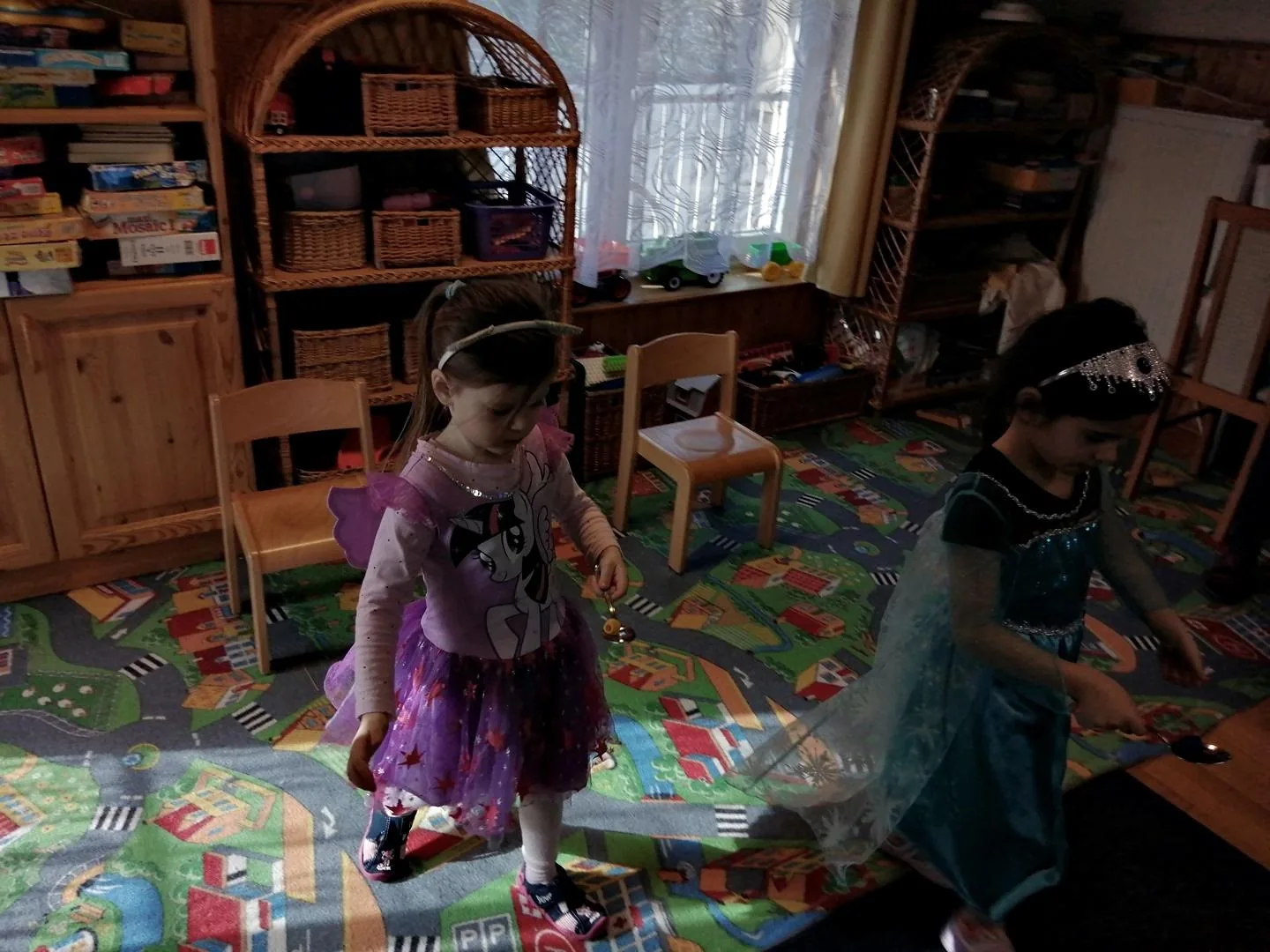 Itt a farsang áll a bál