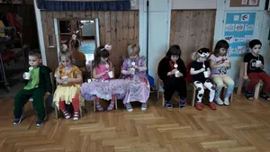 Itt a farsang áll a bál