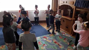 Mackó hét februárban