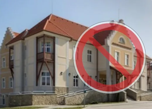 'LÁTOGATÁSI TILALOM' cikk borítóképe