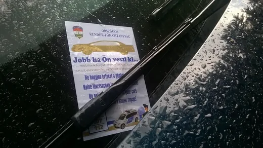 'Autók biztonságban és autók veszélyben' cikk borítóképe