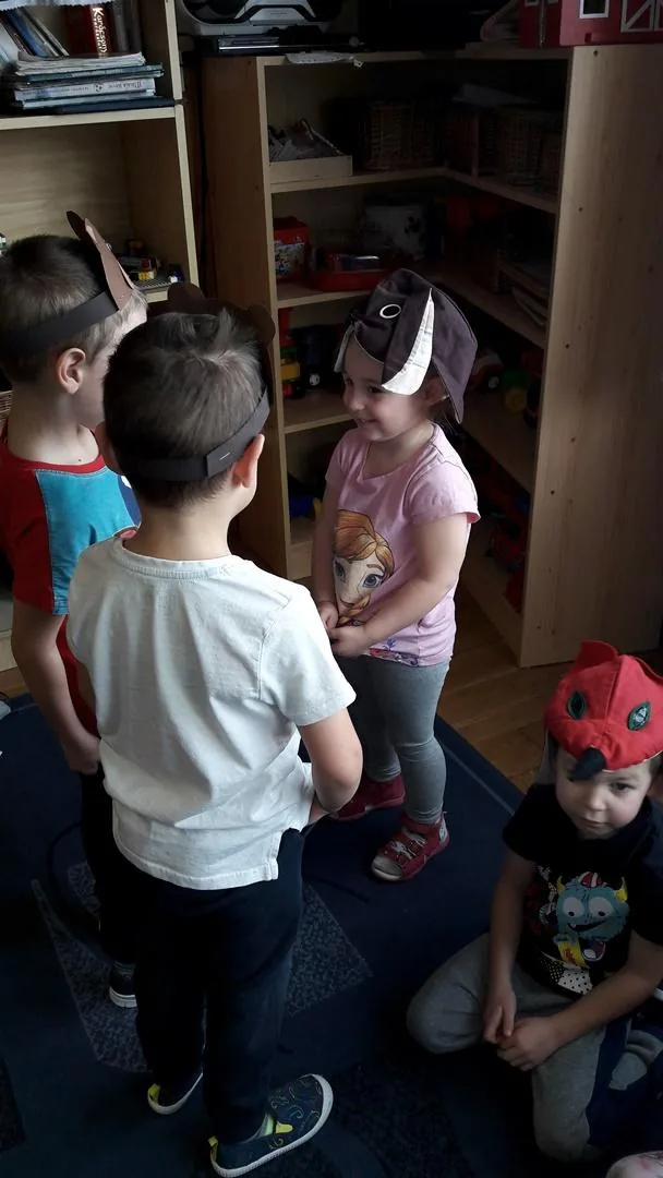 Mackó hét februárban