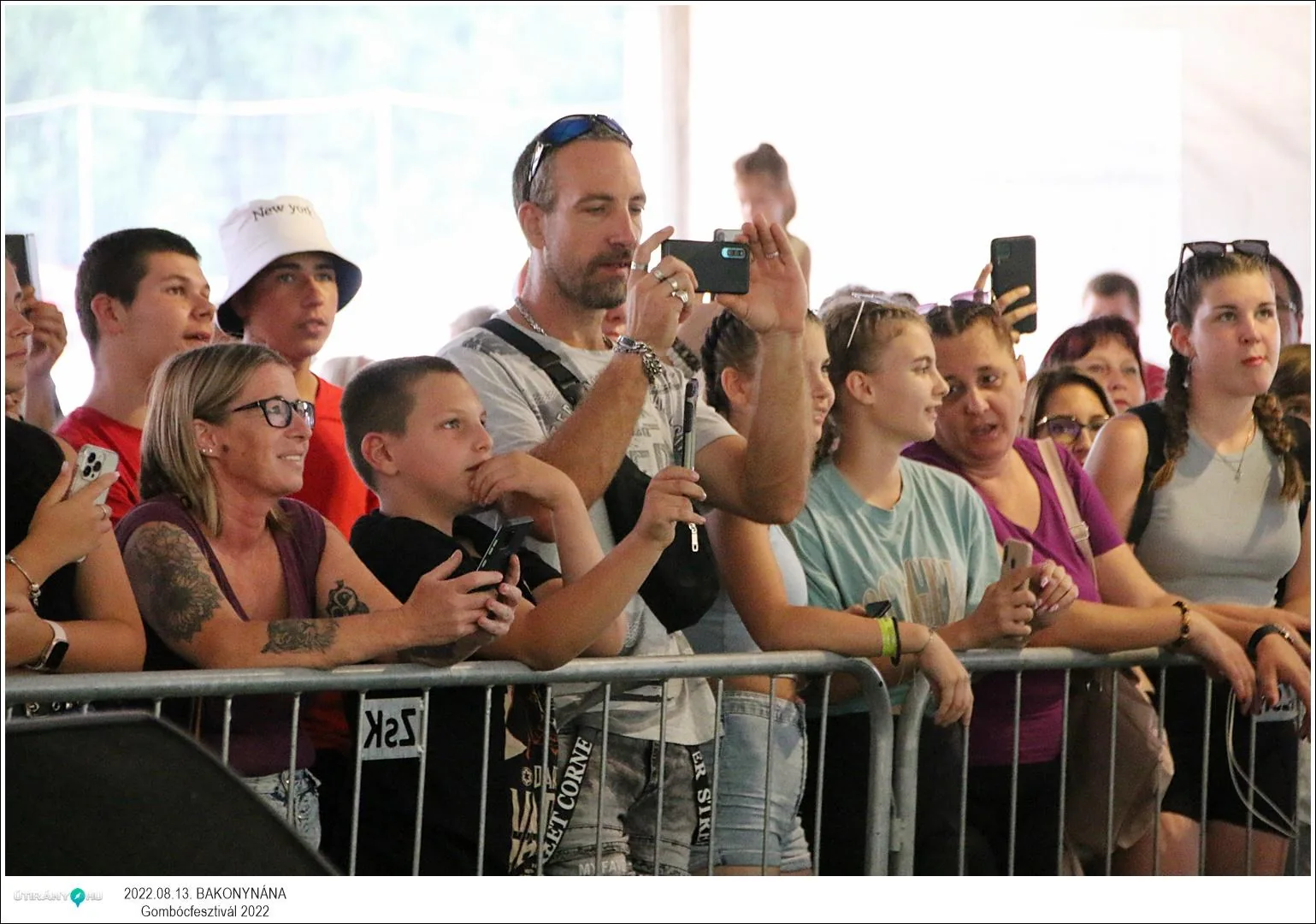 Fotók, Útirány.hu: