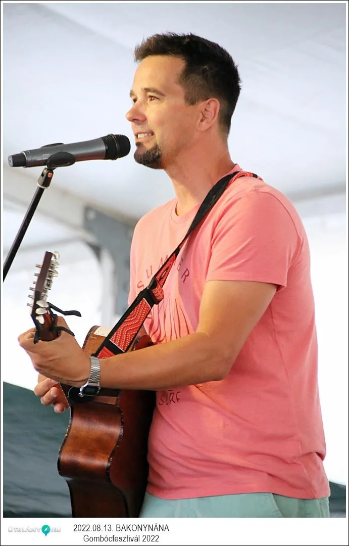 Fotók, Útirány.hu: